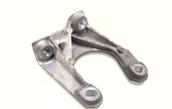 Volvo XC60 Front differential bracket 30713236