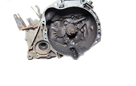 Nissan Micra C+C Manual 5 speed gearbox 820024 JHQ