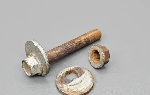 Mazda 3 III Rear suspension camber bolt 