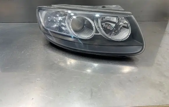 Hyundai Santa Fe Headlight/headlamp 921022BXXX
