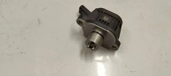 Audi A3 8Y Camshaft vanos timing valve 04e906048a
