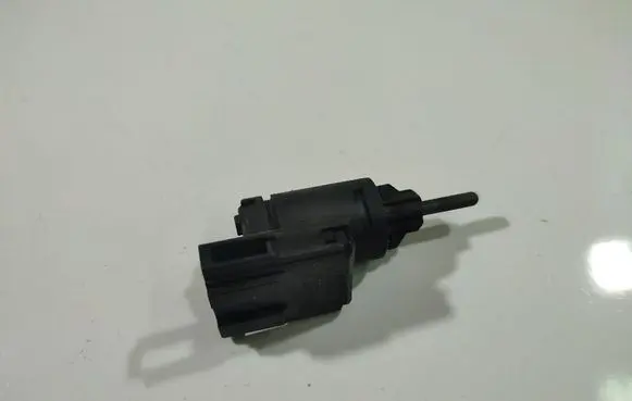 Volkswagen Touareg I Brake pedal sensor switch 1J0945511D