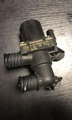 BMW 5 E60 E61 Coolant heater control valve 6920226