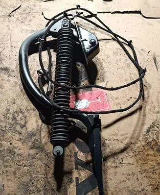 Tailgate/trunk/boot hinge