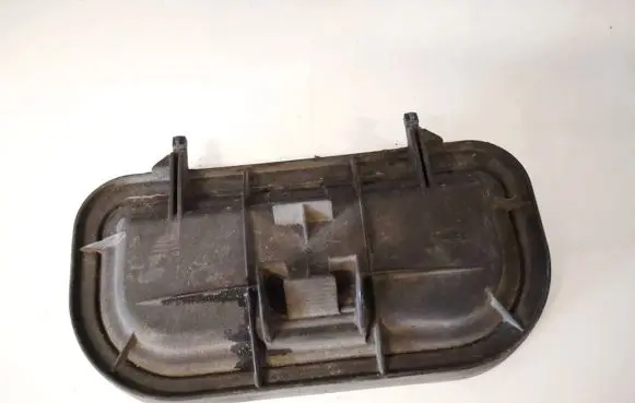 Peugeot 806 Headlight/headlamp dust cover 60979780