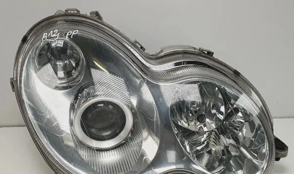 Mercedes-Benz C W203 Headlight/headlamp A2038203861