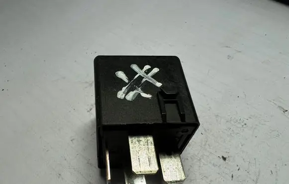 Mercedes-Benz A W169 Other relay A0025421319