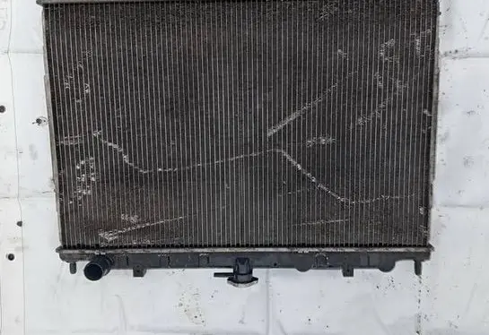 Nissan X-Trail T30 Coolant radiator 