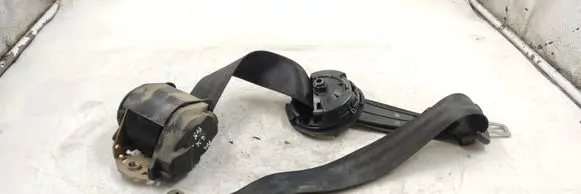Audi A4 S4 B5 8D Rear seatbelt 