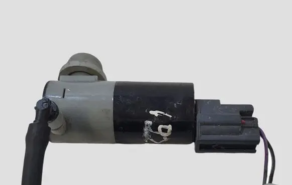 Volvo V40 Windscreen/windshield washer pump