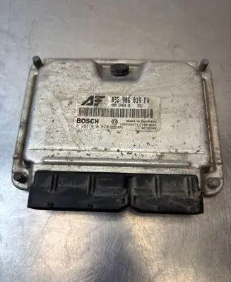 Volkswagen PASSAT B5 Engine control unit/module 038906019FA 0281010629 1039S00471