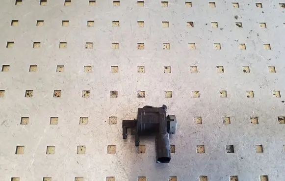 Volkswagen Transporter - Caravelle T5 Vacuum valve 1J0906283C