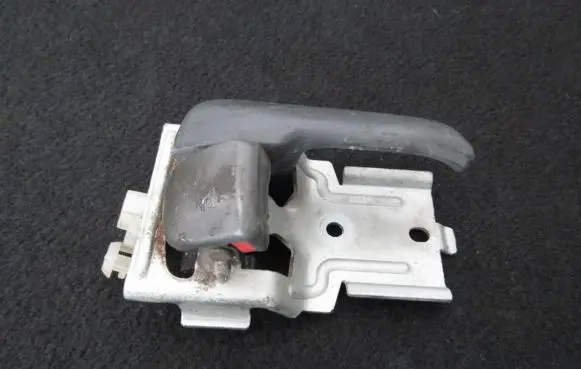 Mazda 323 Rear door interior handle mdh20i