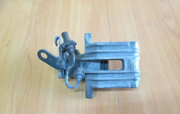 Seat Leon (1P) Rear brake caliper