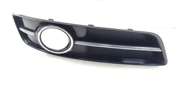 Audi A3 S3 8P Front fog light trim/grill 8P0807682J