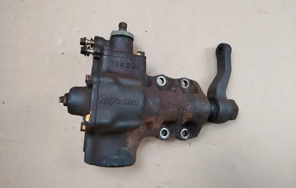 Nissan Navara D22 Steering rack