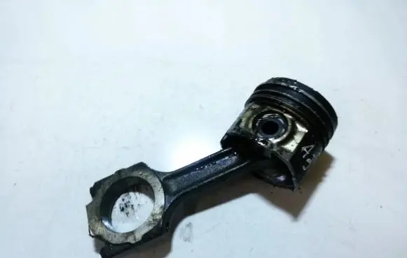 Lancia Lybra Piston with connecting rod