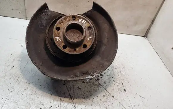 Volvo V70 Rear wheel hub 9200623