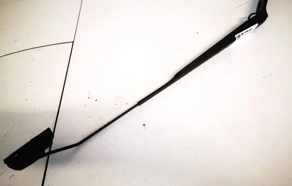 Nissan X-Trail T30 Front wiper blade arm