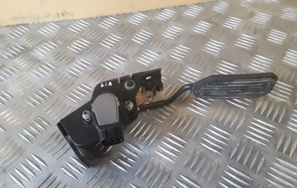 Toyota Corolla Verso E121 Accelerator throttle pedal 8928152011 1983003031