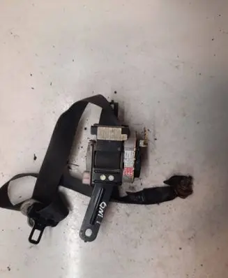 Nissan Almera Tino Front seatbelt 8255001