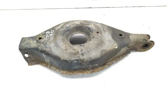 Nissan Pathfinder R51 Coil spring/strut mount 