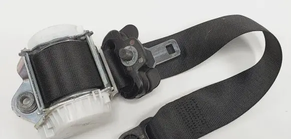 Jaguar XF X250 Front seatbelt 9X23-F611B09-AD
