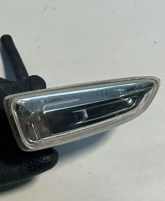 Opel Zafira C Front fender indicator light 13273104 510512838