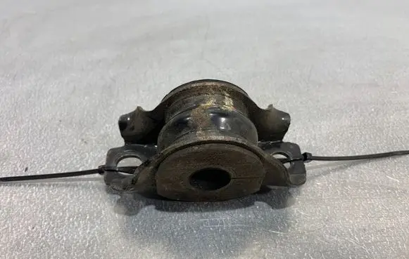 Infiniti Q50 Sway bar bush bracket, rear 846131BF7A