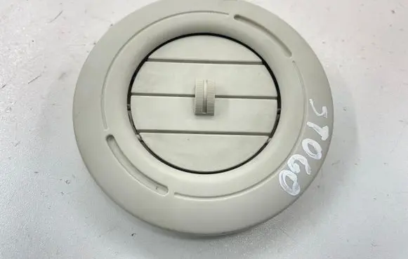 Chrysler Voyager Air vent grill in roof 