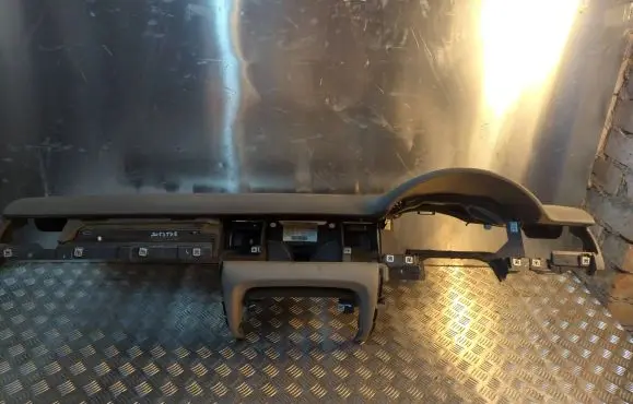 Audi A8 S8 D3 4E Dashboard 4E2857001