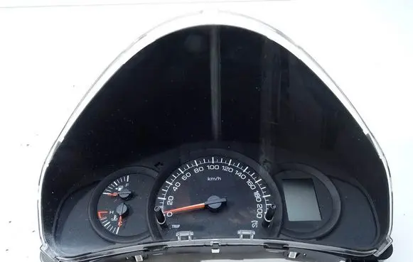 Speedometer (instrument cluster)