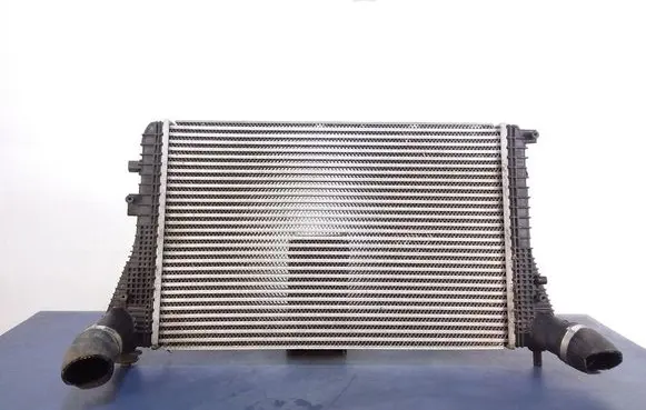 Volkswagen Tiguan Intercooler radiator 3C0145805AM