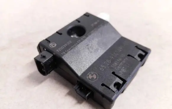 BMW 3 E90 E91 Antenna control unit 920039002 6520914149101