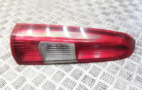 Volvo V70 Rear/tail lights 9154493