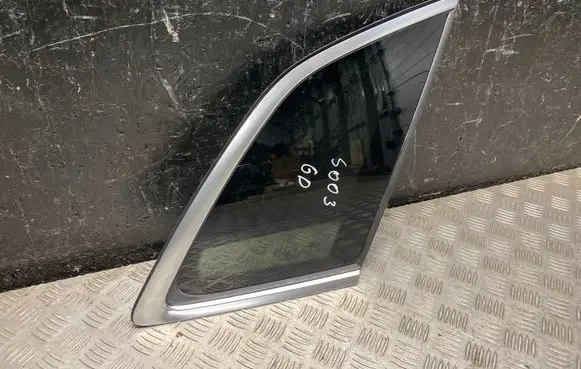 Audi Q5 SQ5 Rear door window/glass frame 
