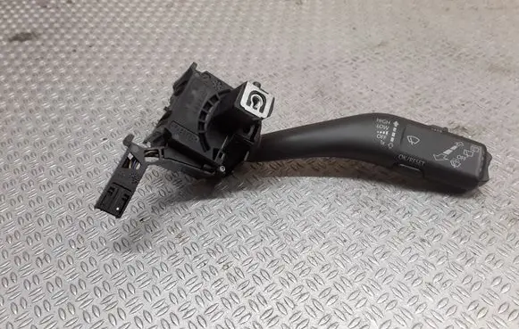 Volkswagen Golf V Wiper control stalk 1K0953519J