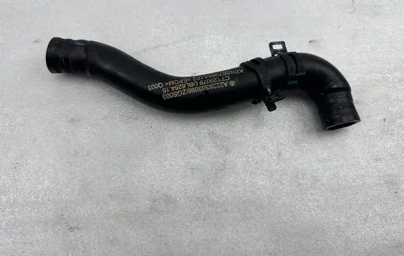 Mercedes-Benz S W222 Engine coolant pipe/hose A2228303096