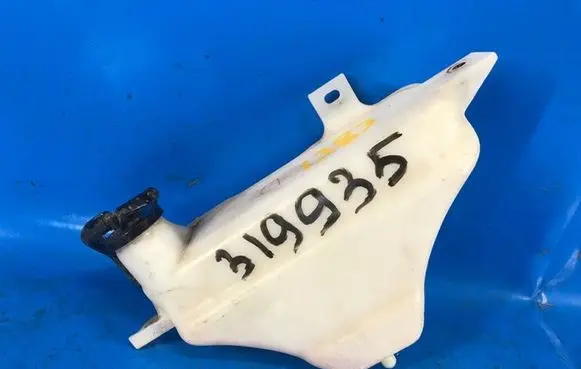 Lexus IS 220D-250-350 Coolant expansion tank/reservoir 1647031080