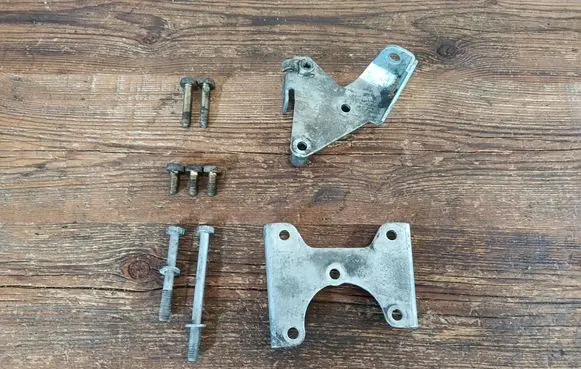 BMW 3 E46 Power steering pump mounting bracket 32421740780 1740780