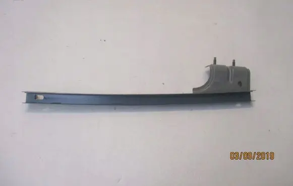 Opel Vivaro Door glass rail 