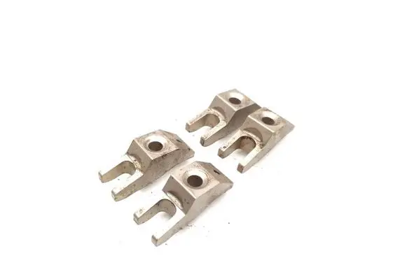 Jeep Cherokee Fuel Injector clamp holder 
