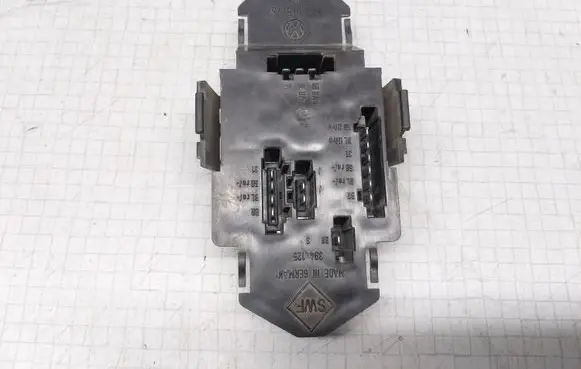 Tail light part