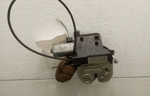 Tailgate/trunk/boot lock/catch/latch