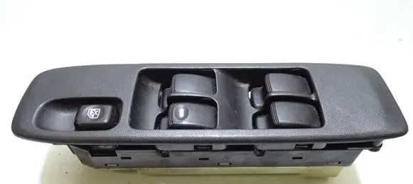 Mitsubishi Pajero Electric window control switch MR445652