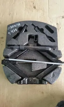 Ford Mondeo MK IV Tool set 7s7117009