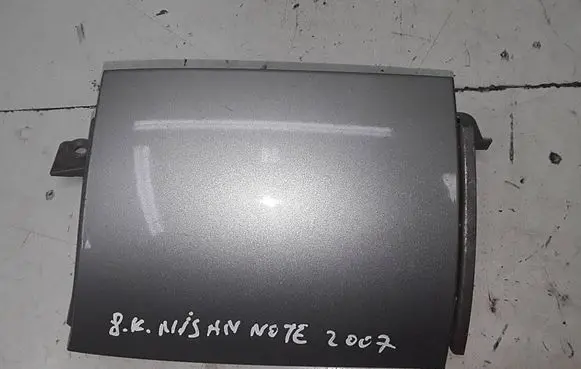 Rear/tail light trim molding