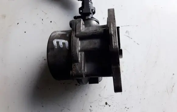 Nissan Note (E11) Vacuum pump