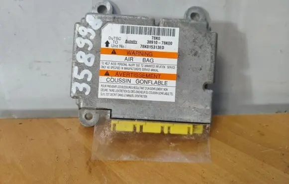 Suzuki Grand Vitara II Airbag control unit/module 3891078K00
