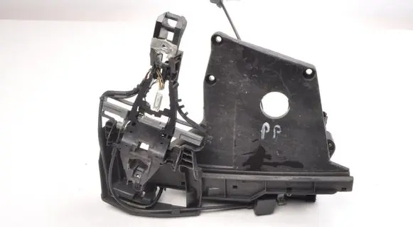 Volvo S80 Front door lock 30753688